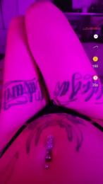 whorekinga webcam model stream image