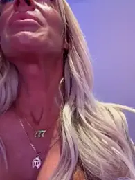 blondiluvsanal webcam model stream image