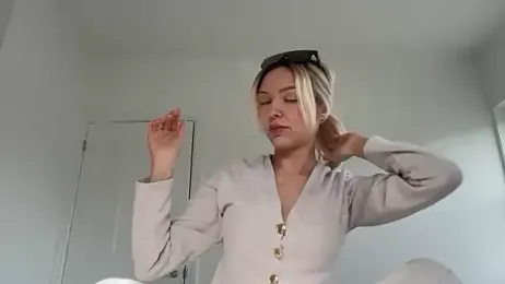 lolableux webcam stripchat model stream image