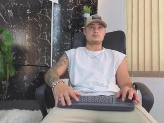 Allanx Ferrer webcam flirt4free model stream image