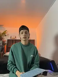 SebastianReed_ webcam model stream image