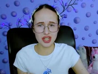 mona_cloud webcam chaturbate model stream image