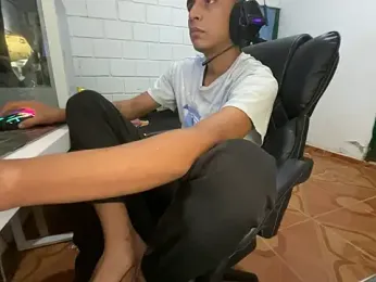 Max_TheHorseDick webcam model stream image