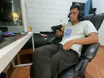 Max_TheHorseDick webcam model stream image