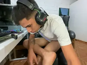 Max_TheHorseDick webcam model stream image