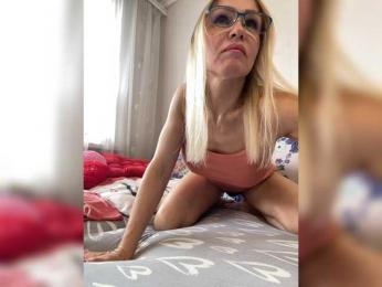 Lisa1225 webcam model stream image