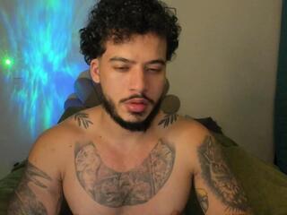 Tyler Thomson webcam model stream image