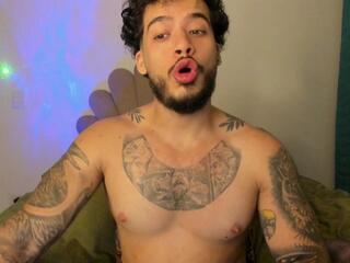 Tyler Thomson webcam model stream image