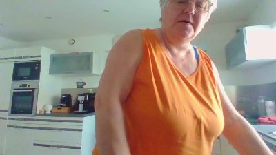 lunaria webcam model stream image