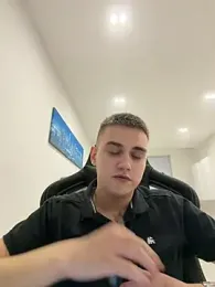 WARDEN_w webcam model stream image