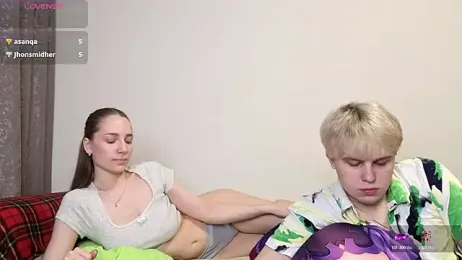 Emily_and_Ilumi webcam model stream image