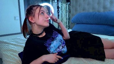 CarmeliaFilipi webcam cam4 model stream image