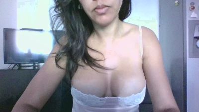 Saraaa96 webcam cam4 model stream image