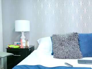 zoewillis webcam model stream image