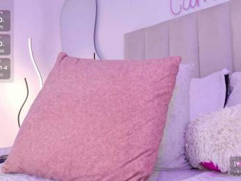 ZoeCamils webcam model stream image