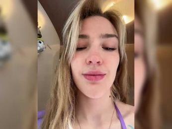AlinnaAnnila webcam bongacams model stream image