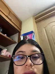 alissonfernandez_ webcam model stream image