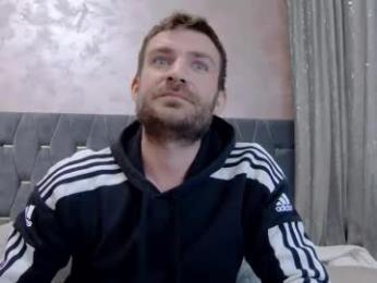 10in_deluxe webcam chaturbate model stream image