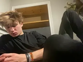 yourwhiteboy1 webcam model stream image