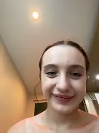 MiaTee webcam model stream image