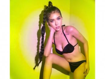 ProserfinaLore webcam model stream image