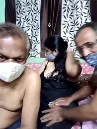 HoneyHush webcam model stream image