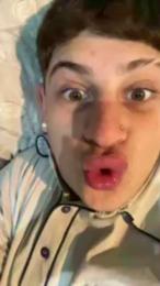 Tomadria webcam model stream image