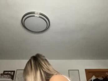 lunacatss webcam model stream image