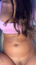 Loloveee webcam model stream image