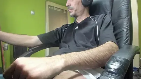 BigCumShoot webcam model stream image