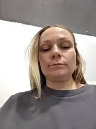 Bondgirl_013 webcam model stream image