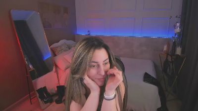 KylieMellow webcam model stream image