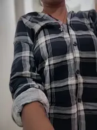 4U143 webcam model stream image