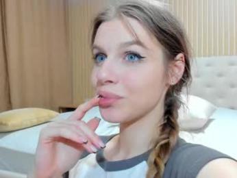 mila_polly_and_forester webcam chaturbate model stream image