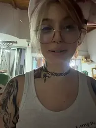 YunoRose_ webcam model stream image