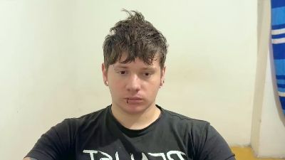 Eskolhandsome webcam model stream image