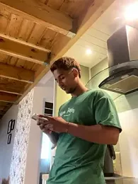 Axel_black10 webcam model stream image