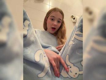 MimiMila webcam model stream image