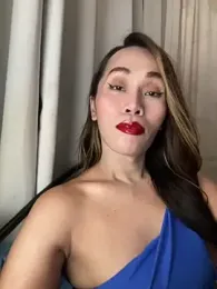 RomanticPearlTS webcam model stream image