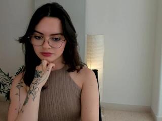 Lenna Whitee webcam model stream image