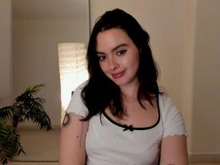 Lenna Whitee webcam model stream image