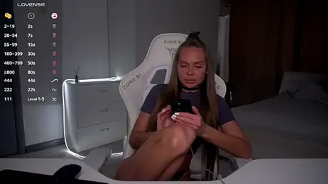 eVvushka webcam model stream image