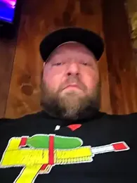 Strong_Bear89 webcam model stream image