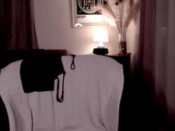 raven_feathers webcam model stream image