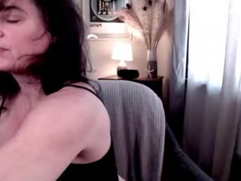 raven_feathers webcam model stream image