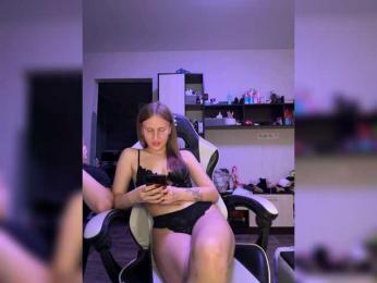 Durnaya_kis webcam model stream image