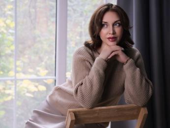 SimoniGrace webcam model stream image