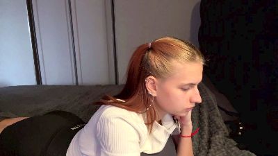 GloryBish webcam model stream image