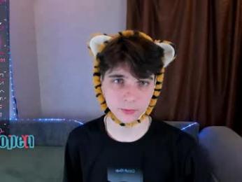 aaron_bang webcam model stream image