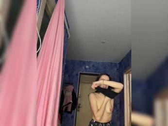 Queen-of-squirt webcam bongacams model stream image